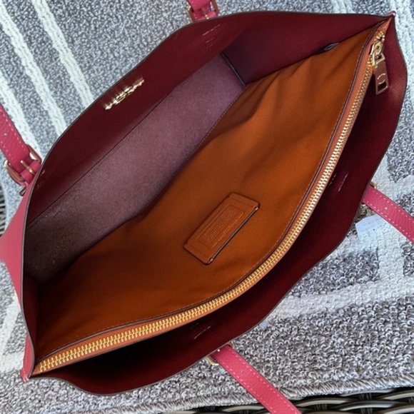 Coach Mollie Tote Gold/Strawberry Haze - Picture 13 of 16